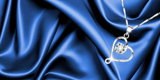蓝色简约布项链吊坠珠宝展板背景珠宝背景